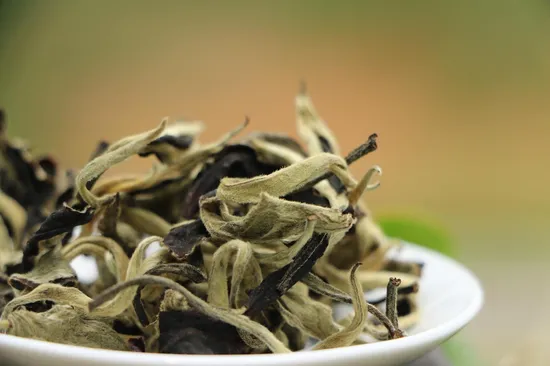 Yunnan Old White Tea Ancient Tree PU ′er Tea Raw Tea 